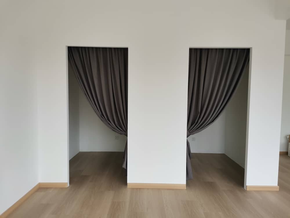 DOOR CURTAIN